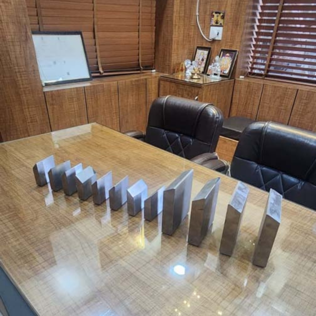 flying shearing blade